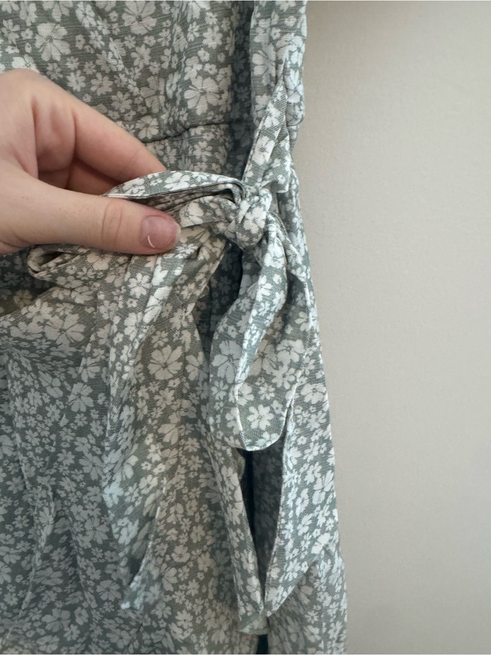 Trixxi Light Green Floral Puff-Sleeve Wrap Dress - Picture 6 of 10